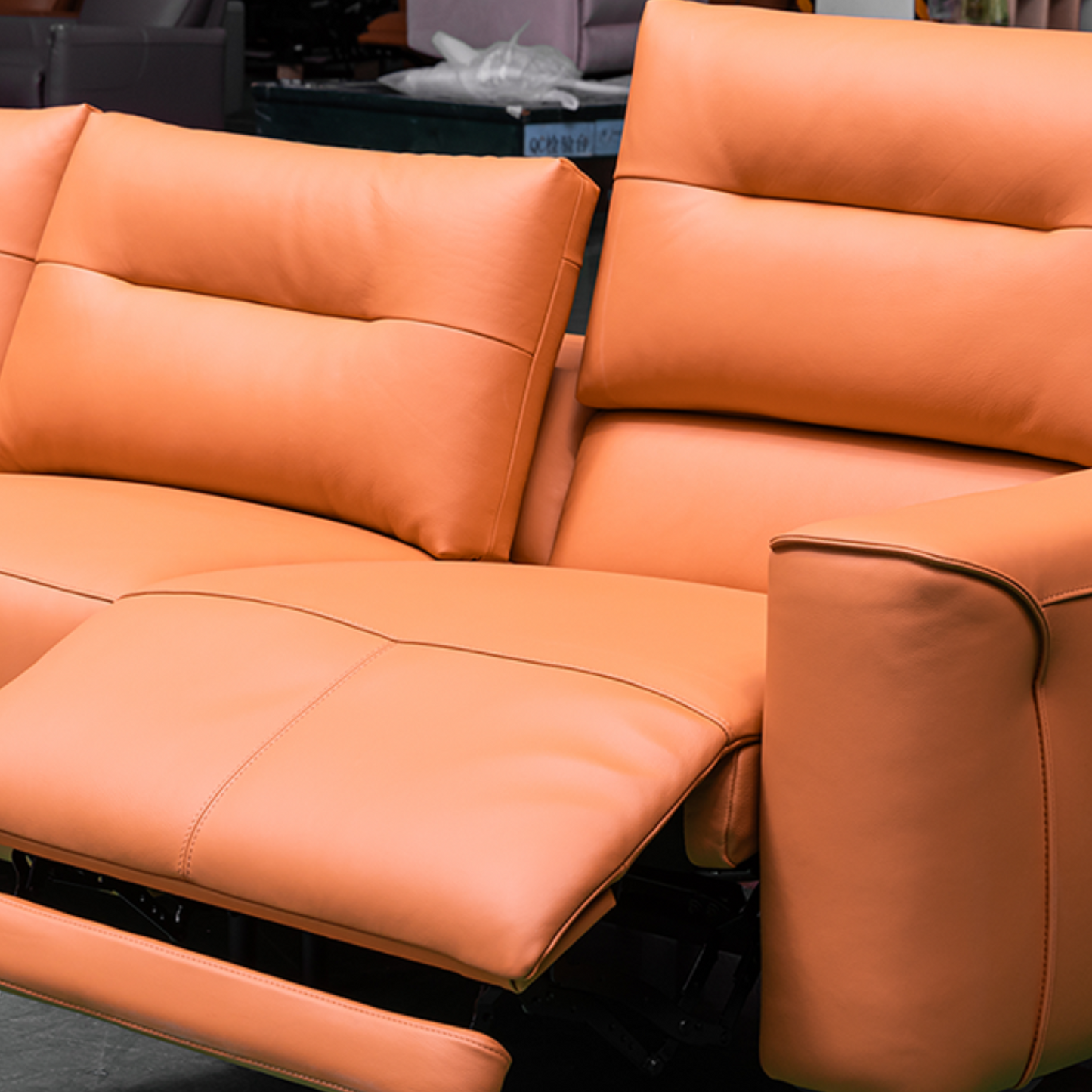 Closeup view Klaussner Alessandro 3 Seater Leather Power Recliner Sofa-Comfortfurniture