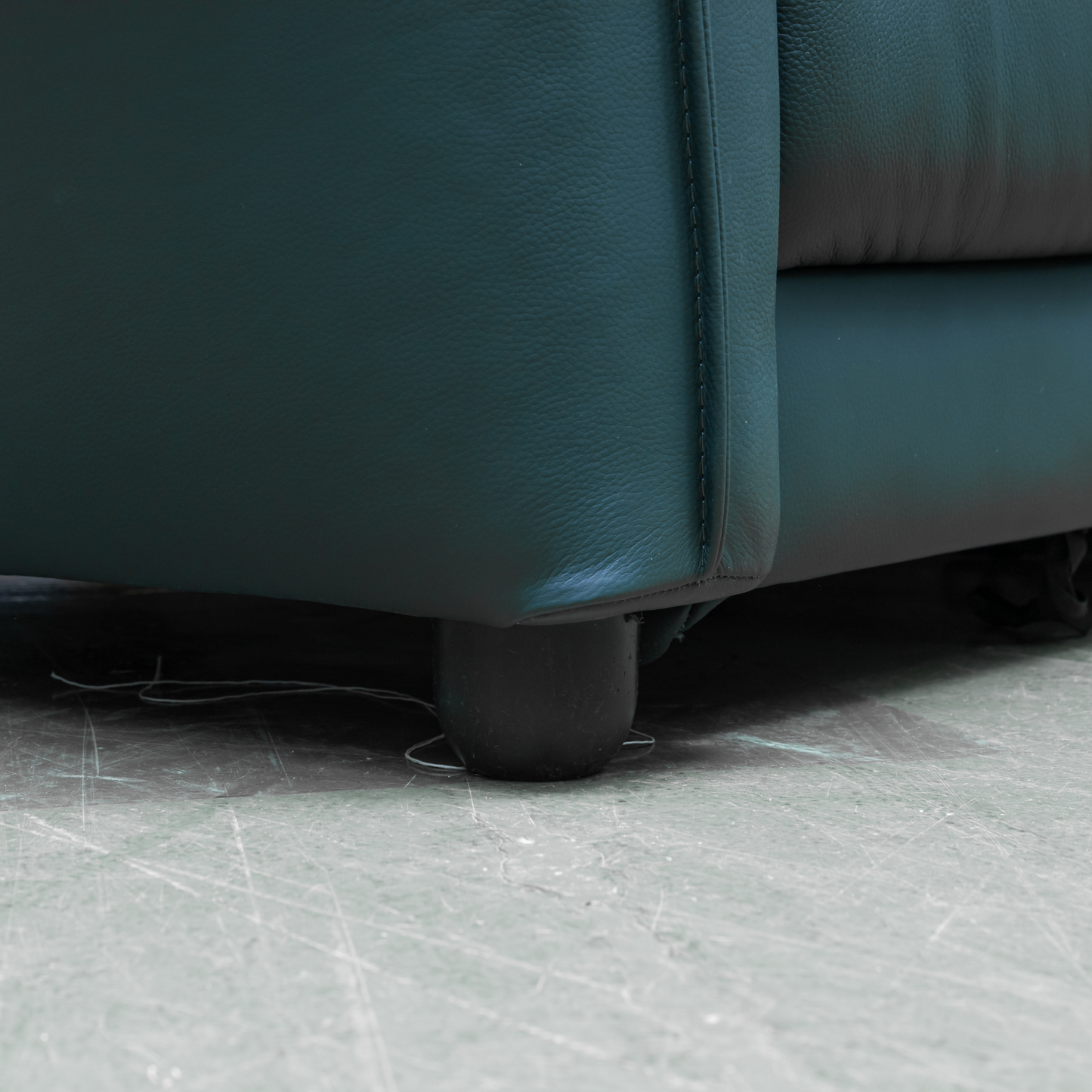 Klaussner Sofiano Blue Leather Sofa With Plush Back Support