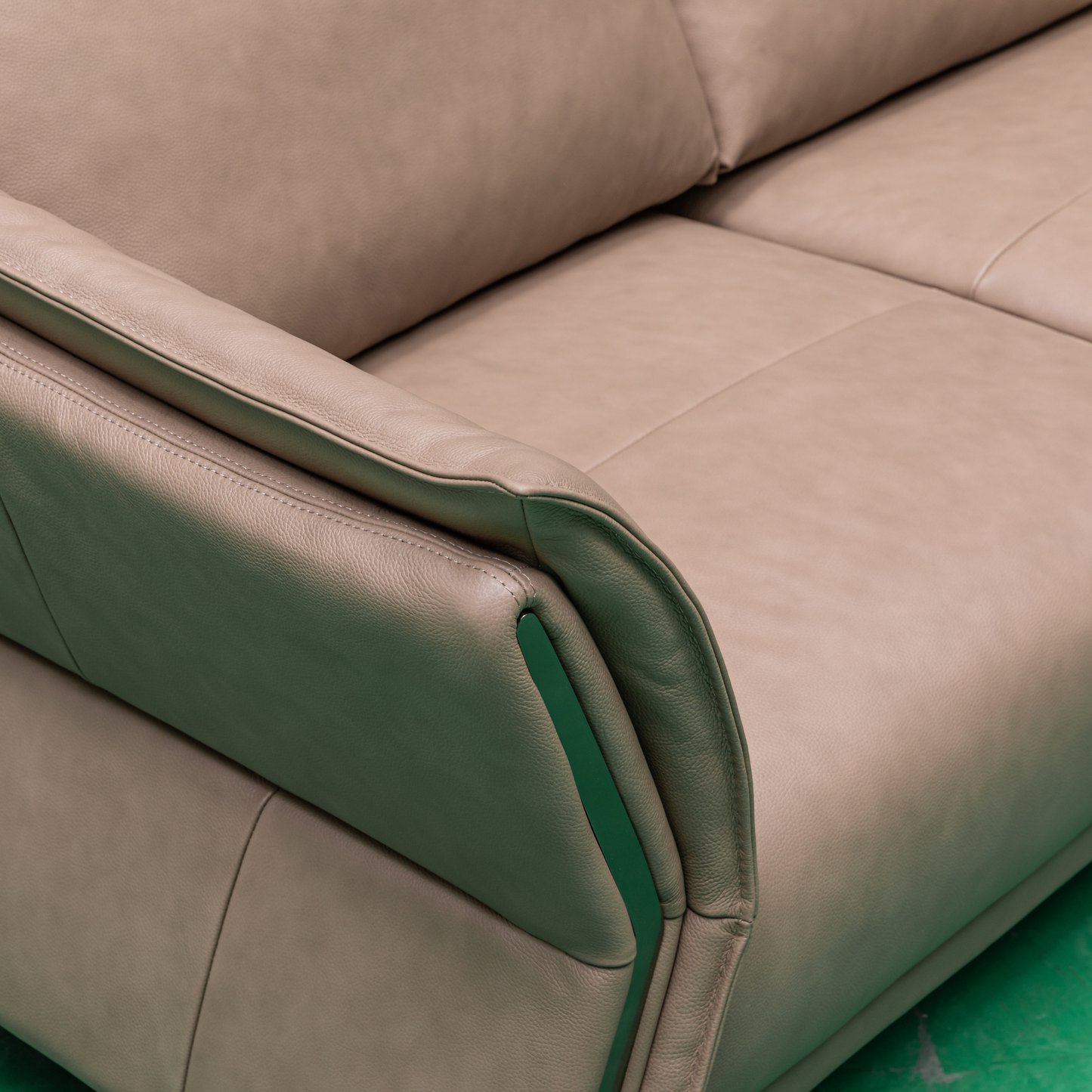 Close-up of Klaussner Giada 3-Seater Brown Leather Sofa-Comfortfurniture