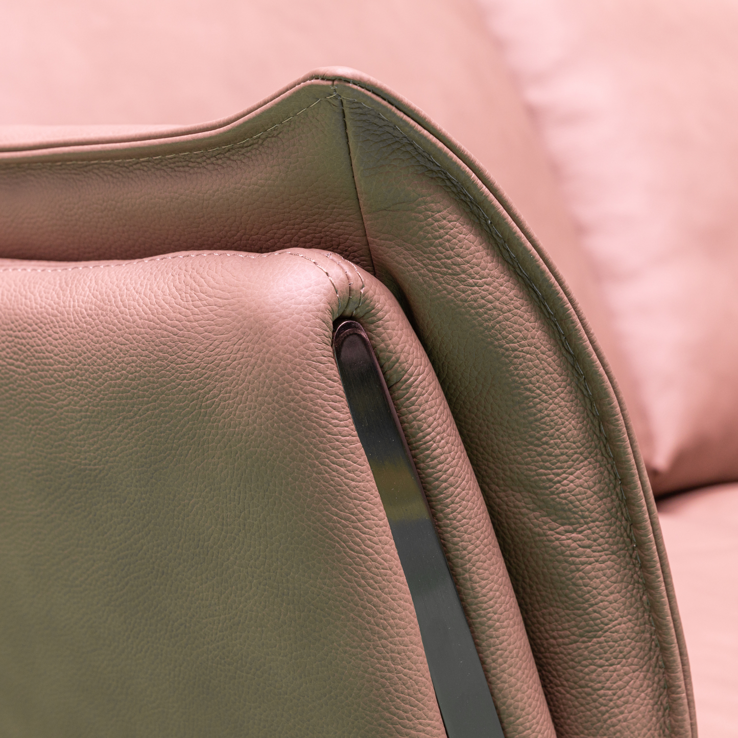 Close Up of Klaussner Giada 3-Seater Brown Leather Sofa-Comfortfurniture
