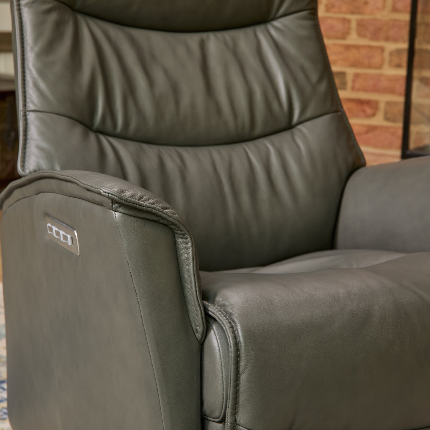 Fjords Dallas Swing Relaxer Leather Recliner Chair