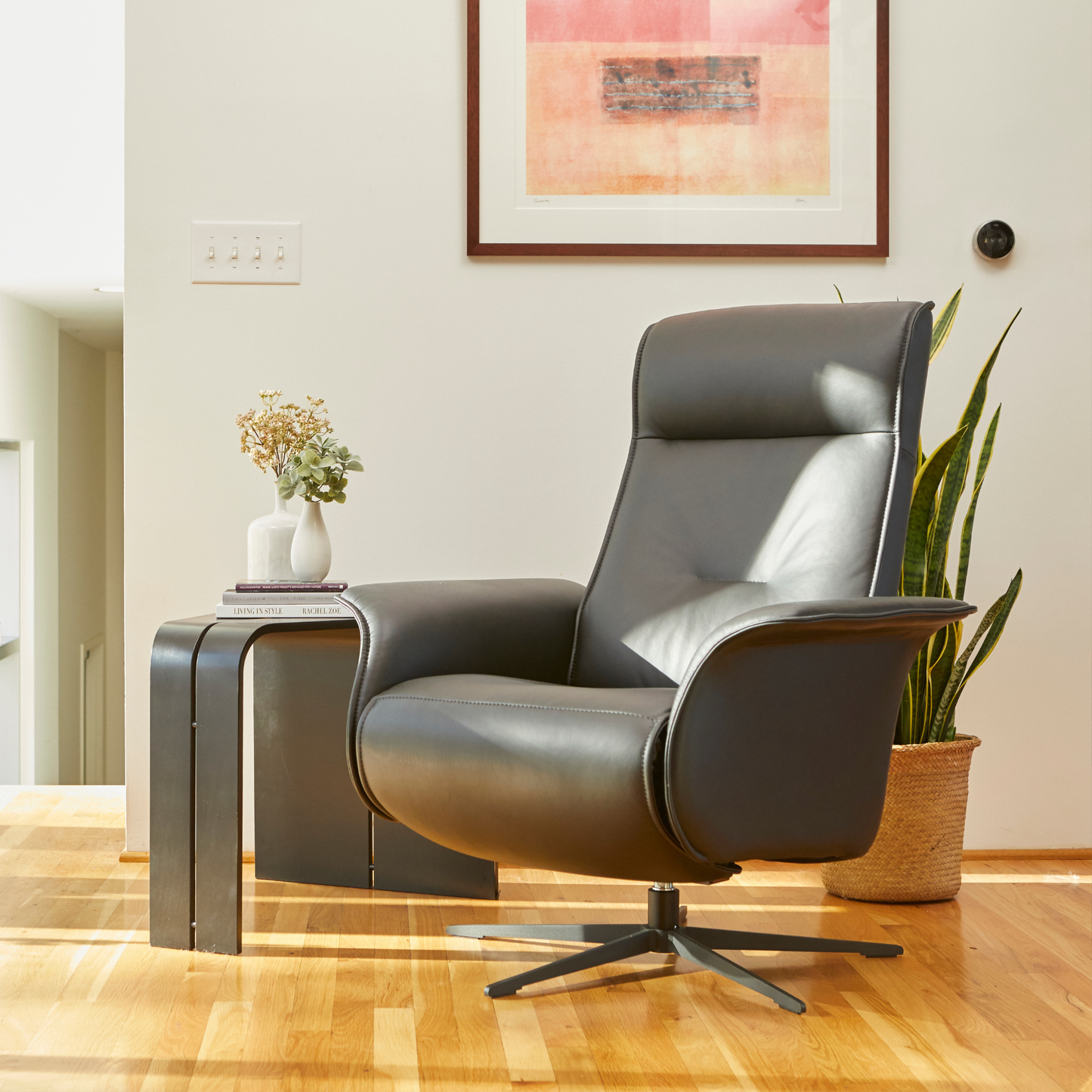 Fjords Finn leather recliner chair, side view of premium craftsmanship for comfort furniture