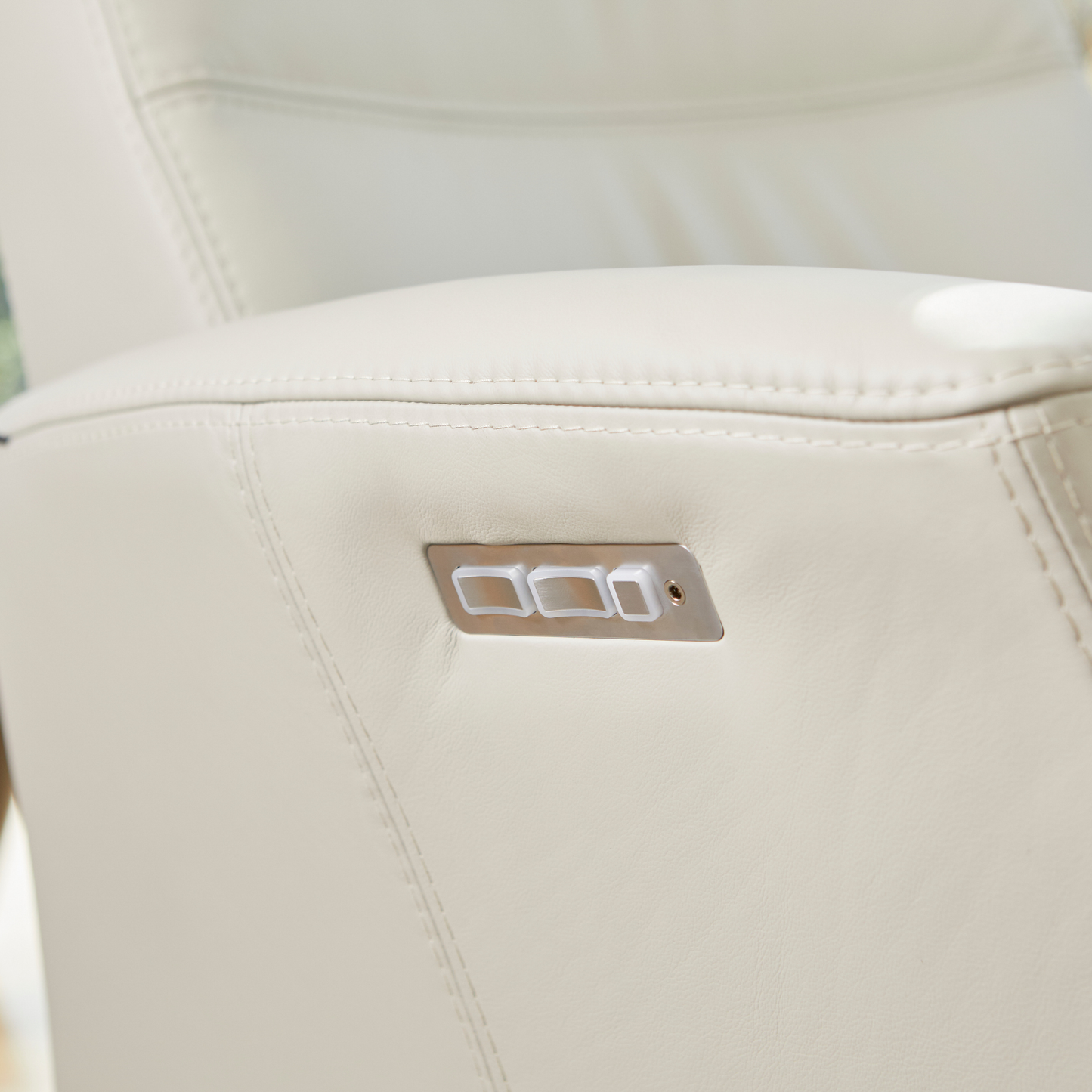 Fjords Magnus chair power mechanism details for comfort furniture