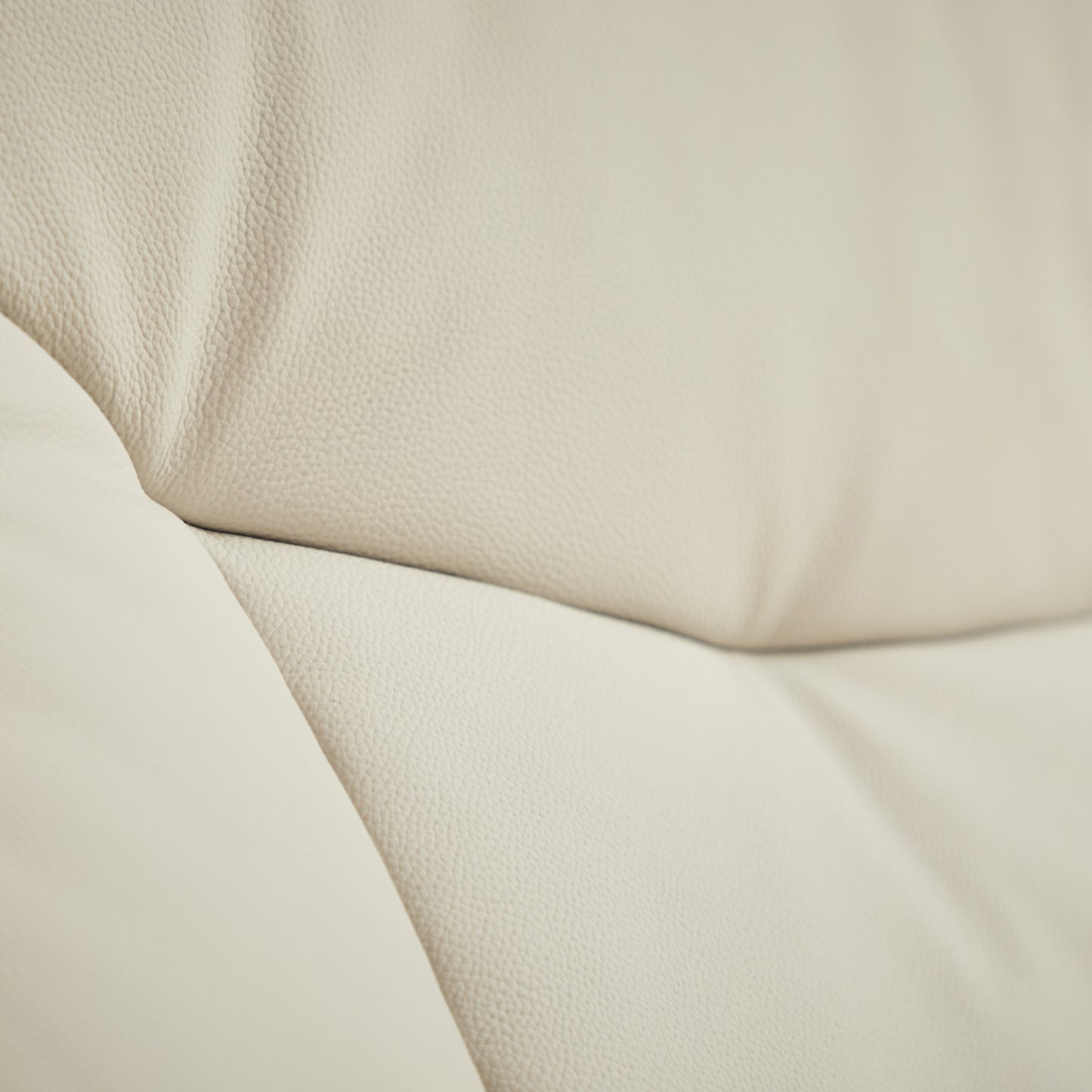 Fjords Muldal R Swivel Recliner Chair With Active Release Neck Support