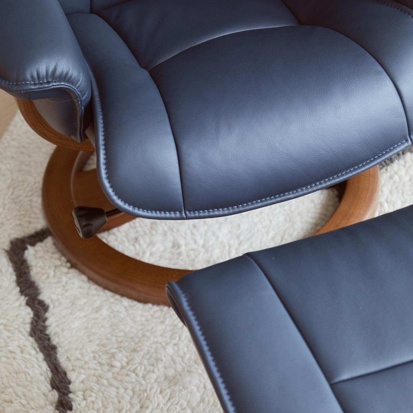 Fjords Admiral R recliner with ottoman in zoom for comfort furniture