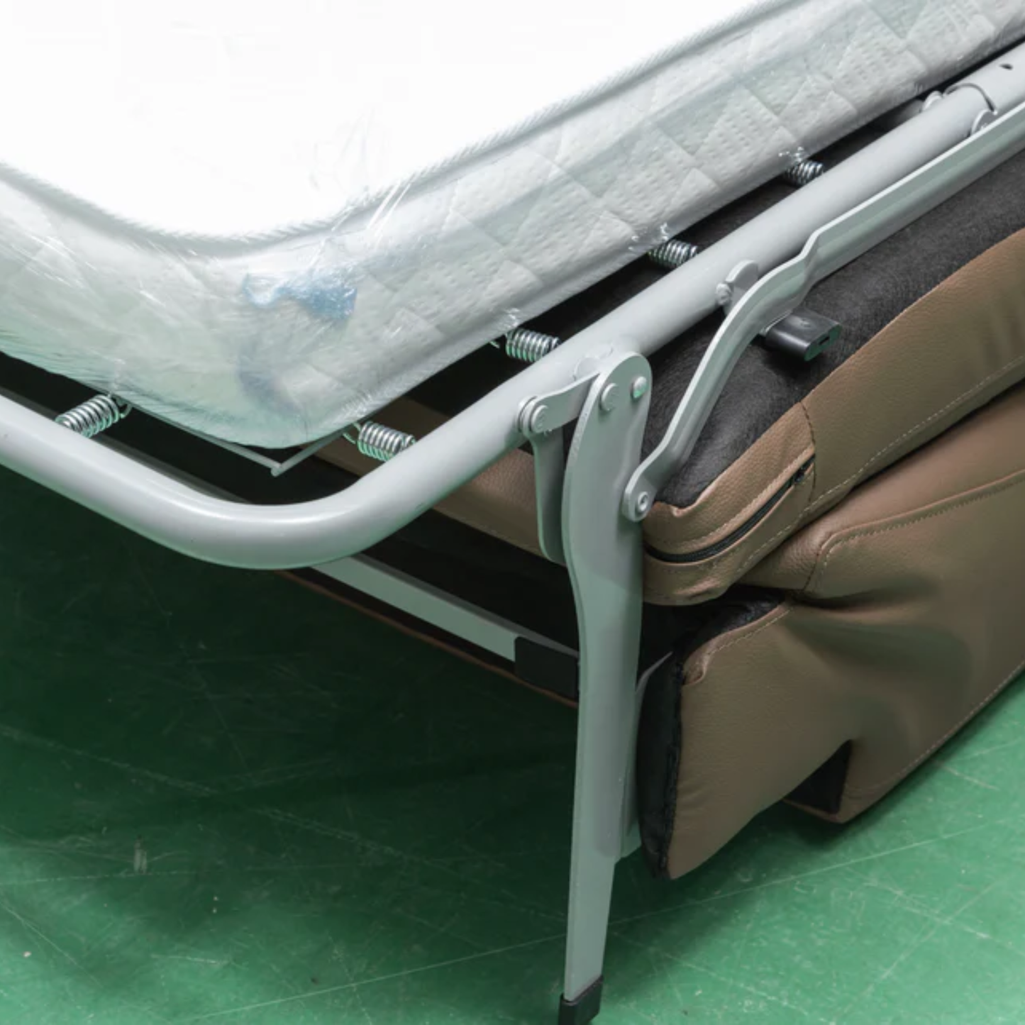 Kathy Ireland Alaves 3-Seater Brown Leather Queen Sleeper Sofa