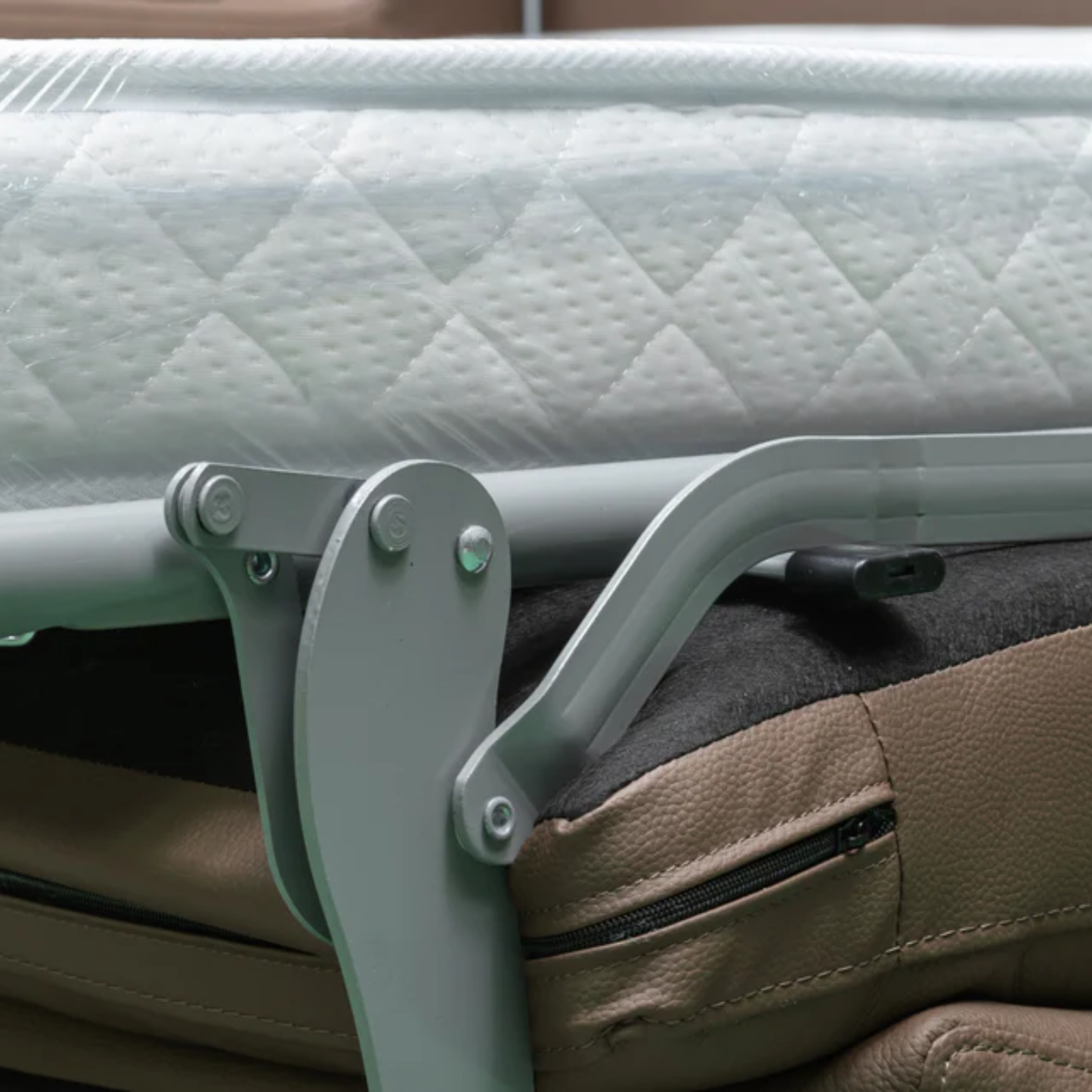 Kathy Ireland Alaves 3-Seater Brown Leather Queen Sleeper Sofa