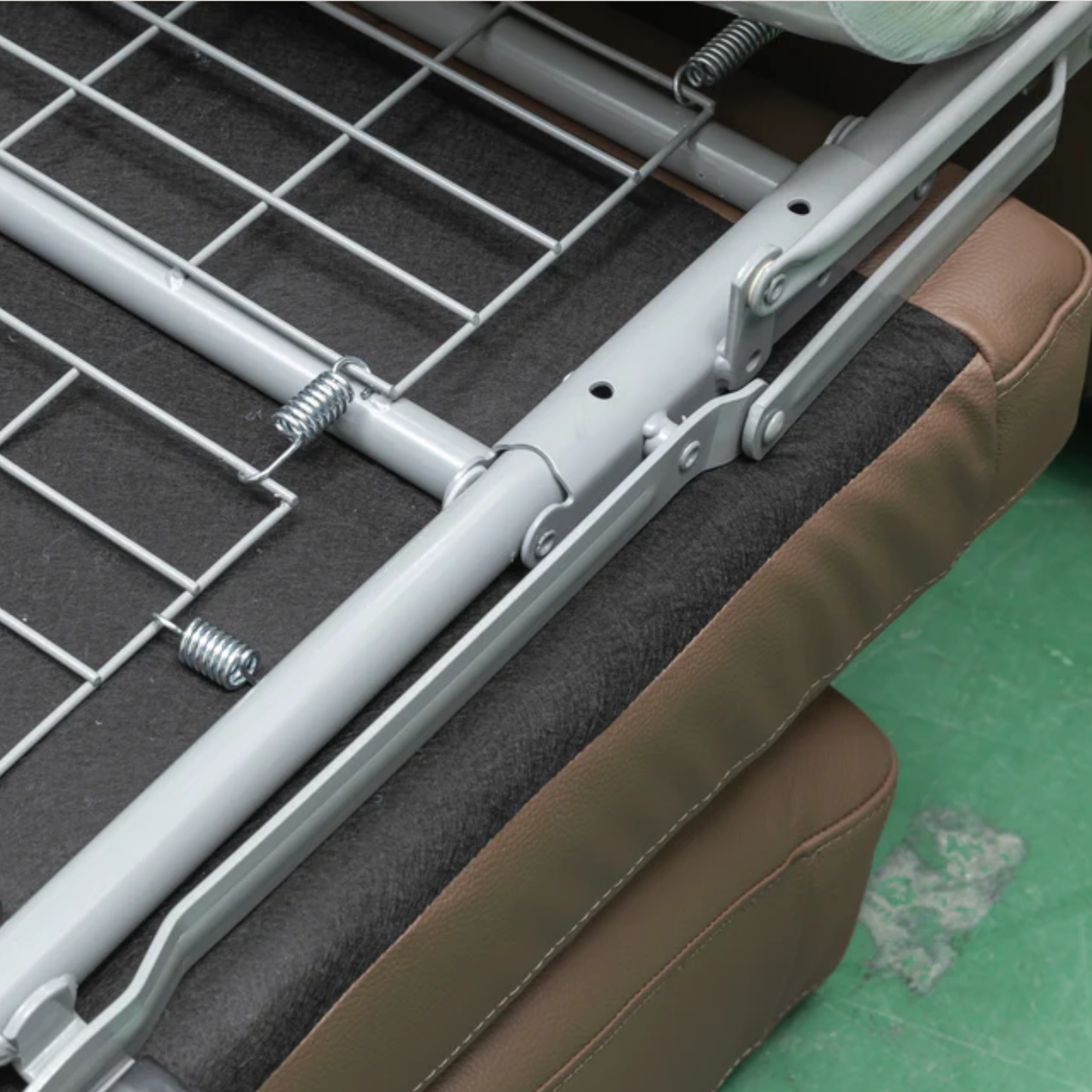 Kathy Ireland Alaves 3-Seater Brown Leather Queen Sleeper Sofa