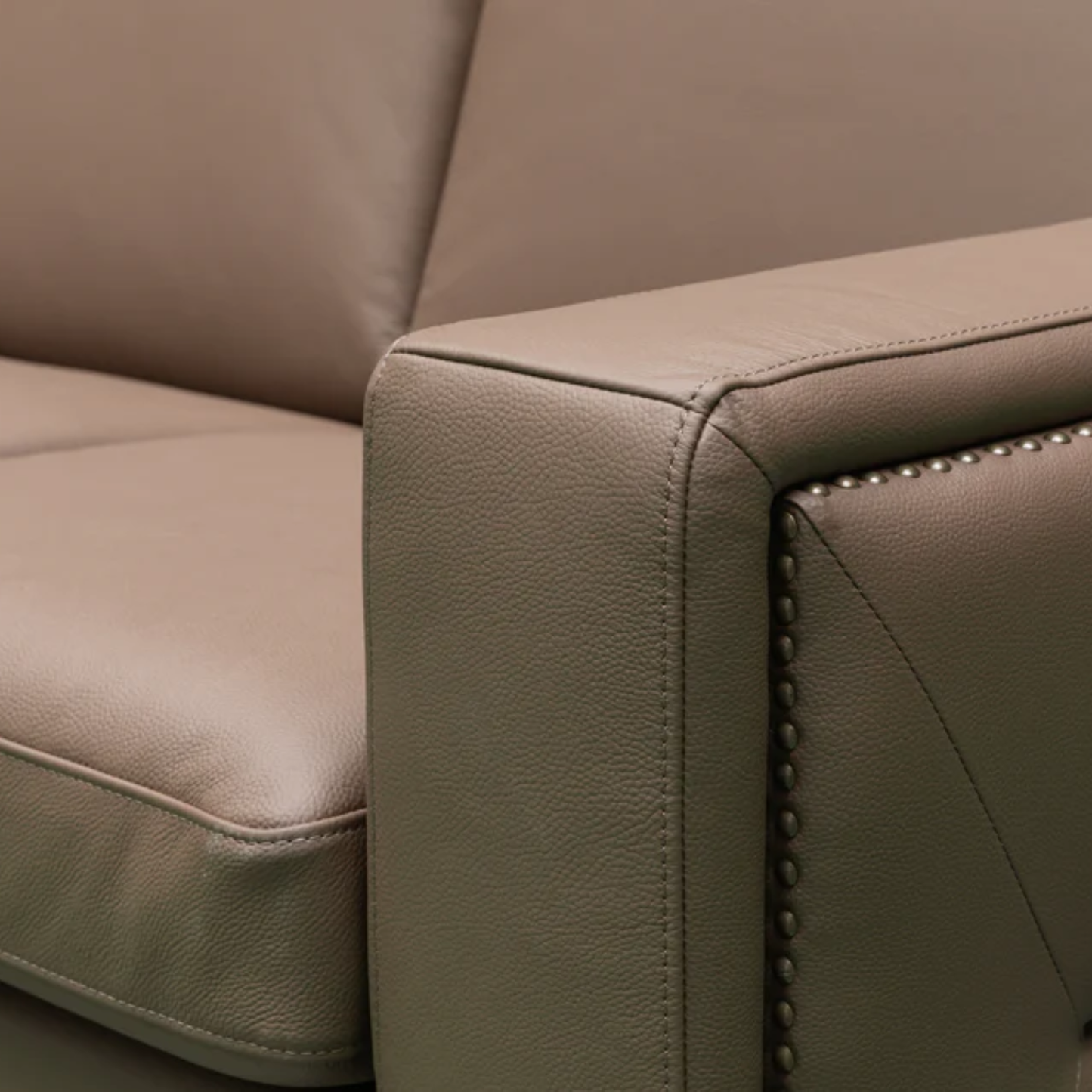 Kathy Ireland Alaves 3-Seater Brown Leather Queen Sleeper Sofa