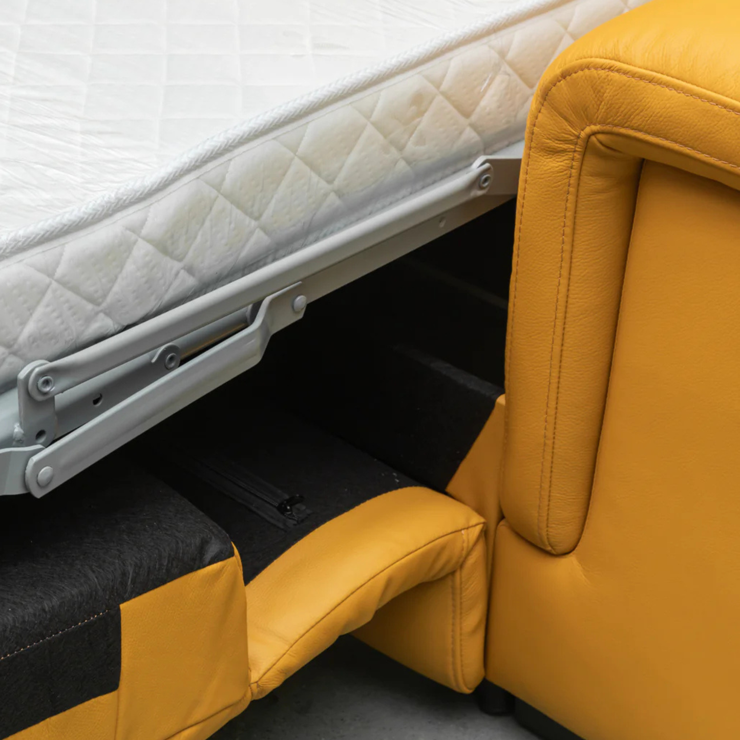 Klaussner Delano Leather Queen Sleeper Sofa