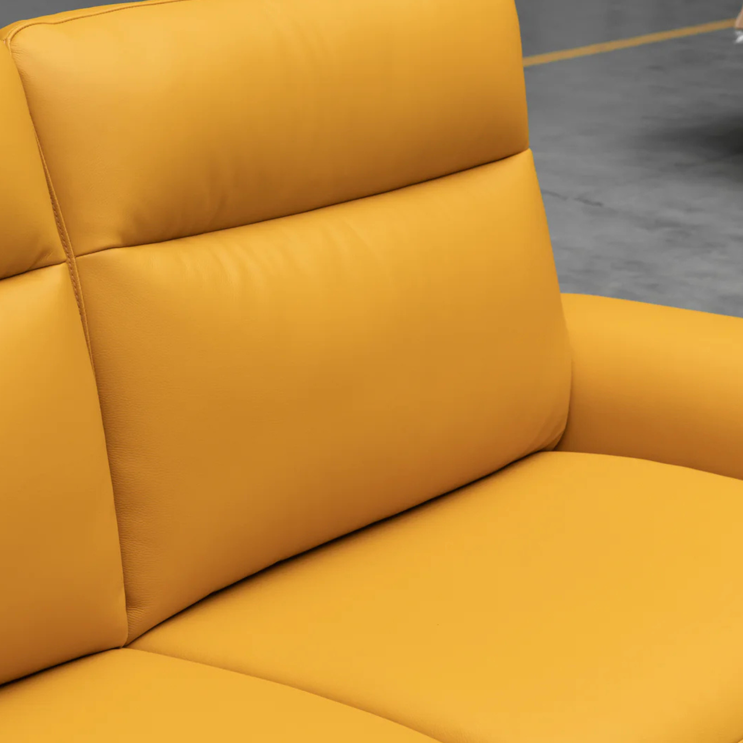 Klaussner Delano Leather Queen Sleeper Sofa