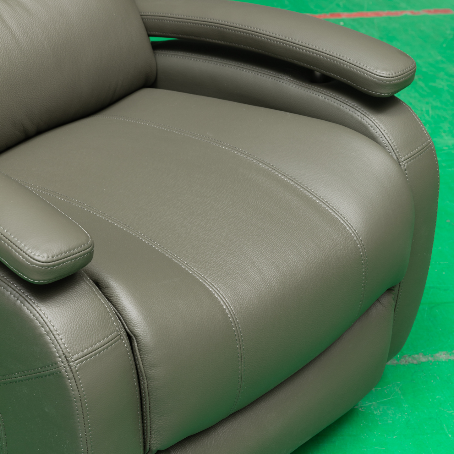 Klaussner Rosen Leather Swivel Glider Manual Recliner Chair