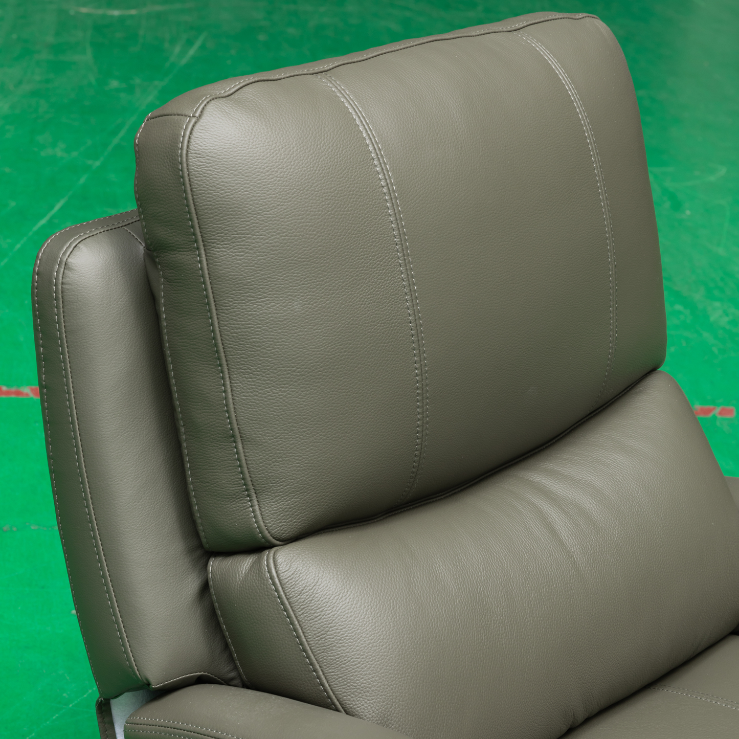 Klaussner Rosen Leather Swivel Glider Manual Recliner Chair