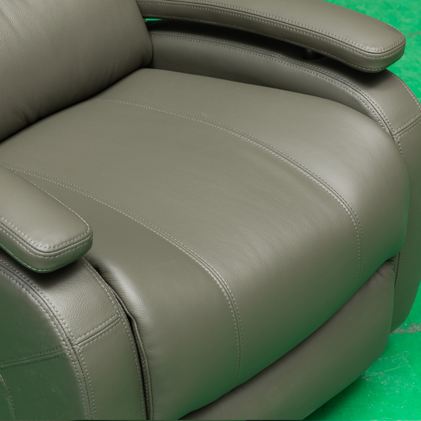 Klaussner Rosen Leather Swivel Glider Manual Recliner Chair