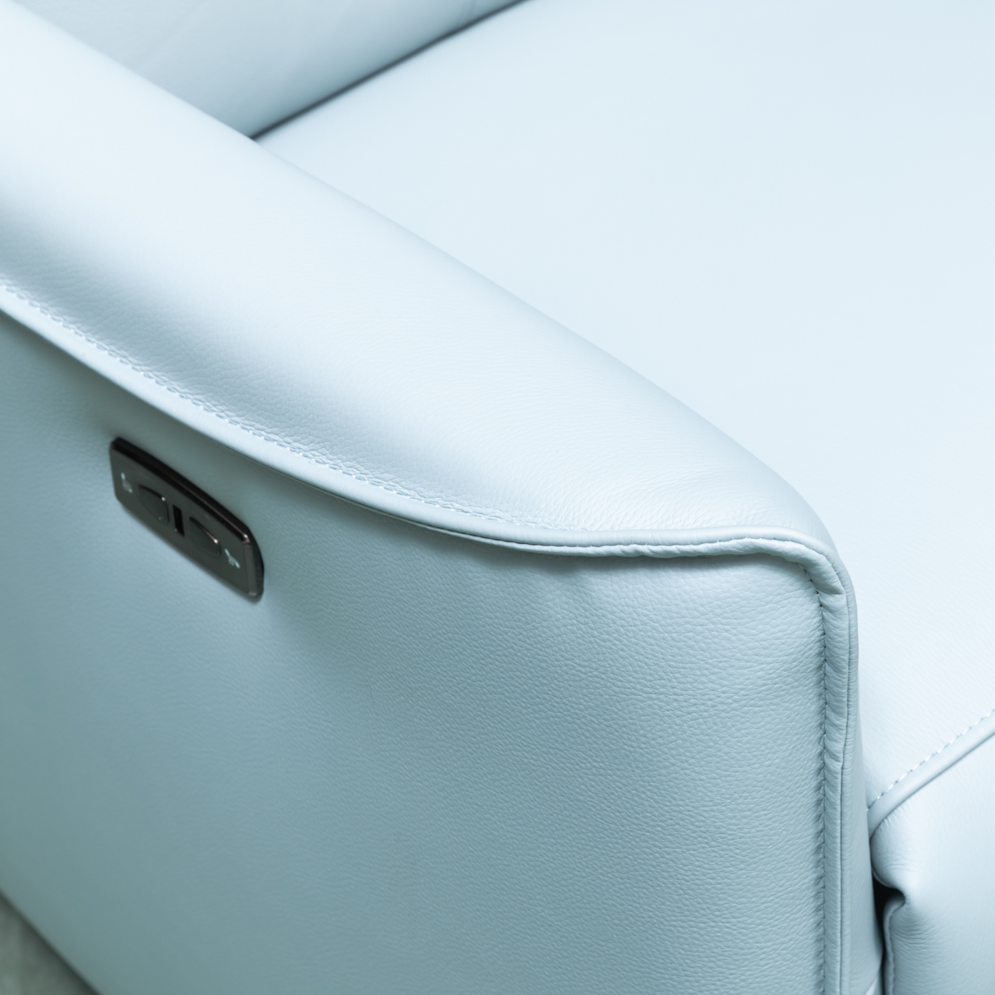 Klaussner Solaro Leather Recliner Chair