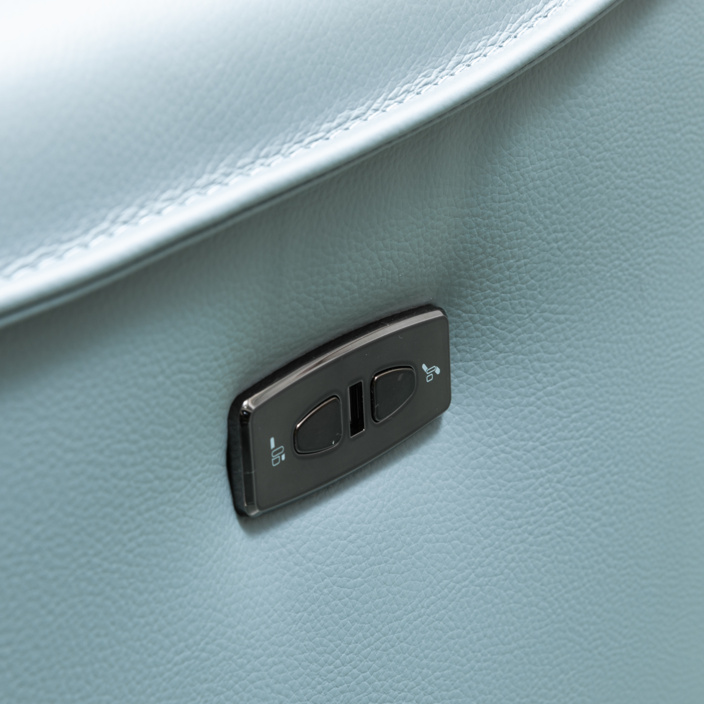 Klaussner Solaro Leather Recliner Chair