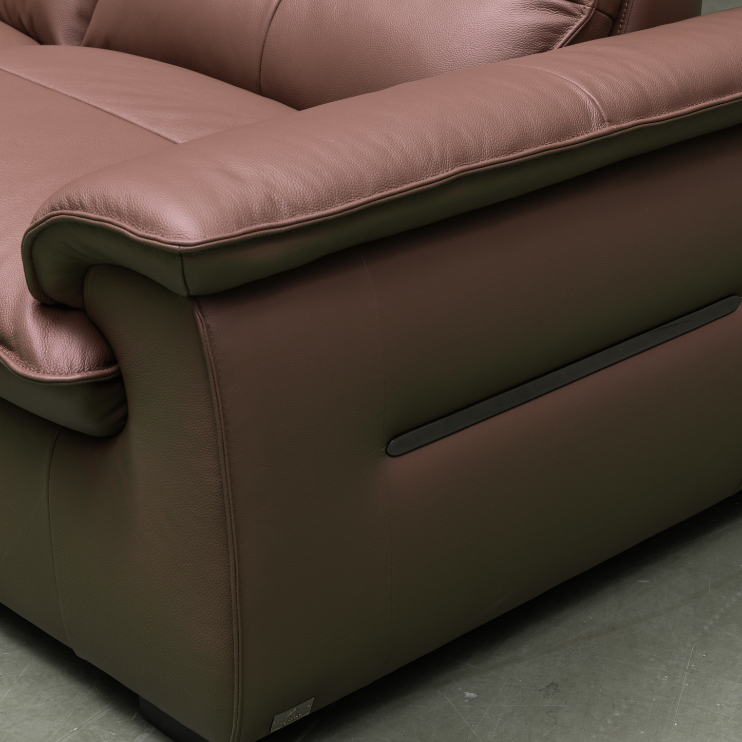 Klaussner Vionetta Leather Sofa In Dark Brown