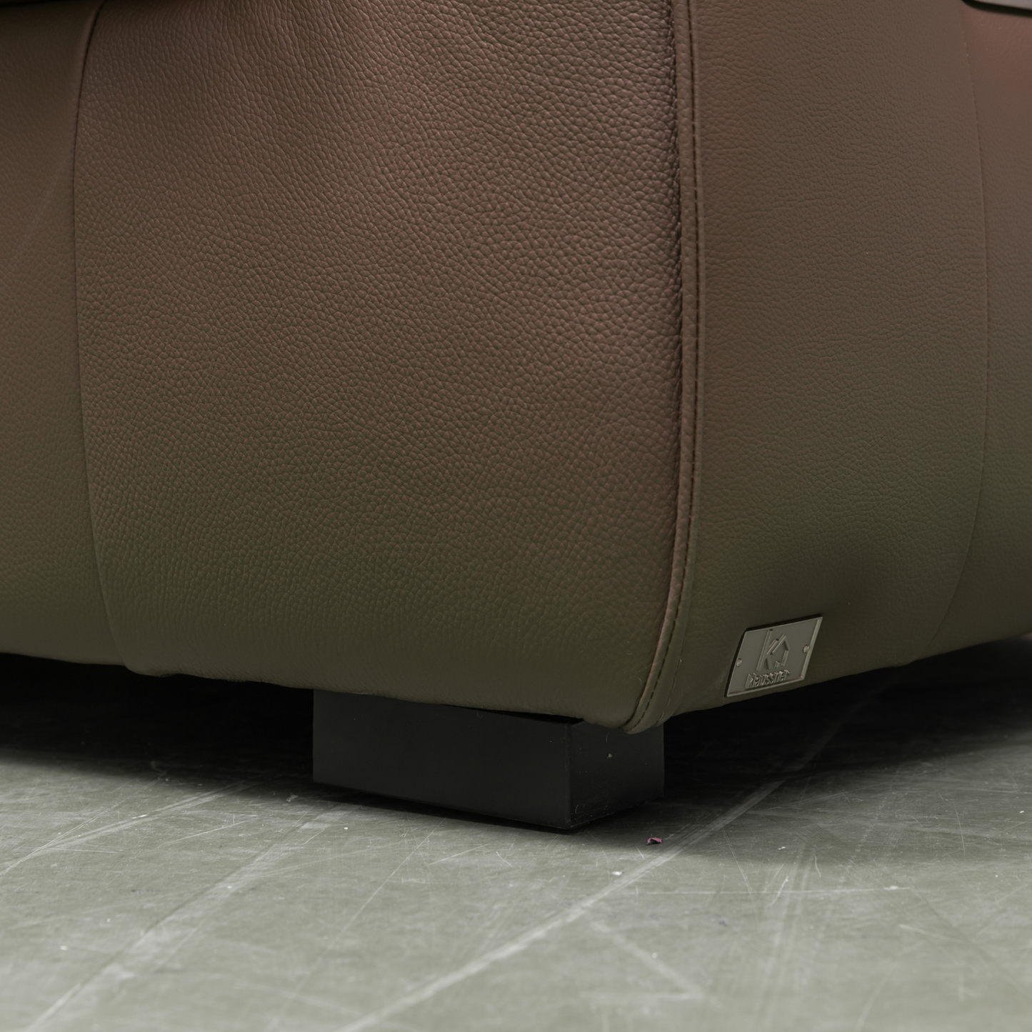 Klaussner Vionetta Leather Sofa In Dark Brown