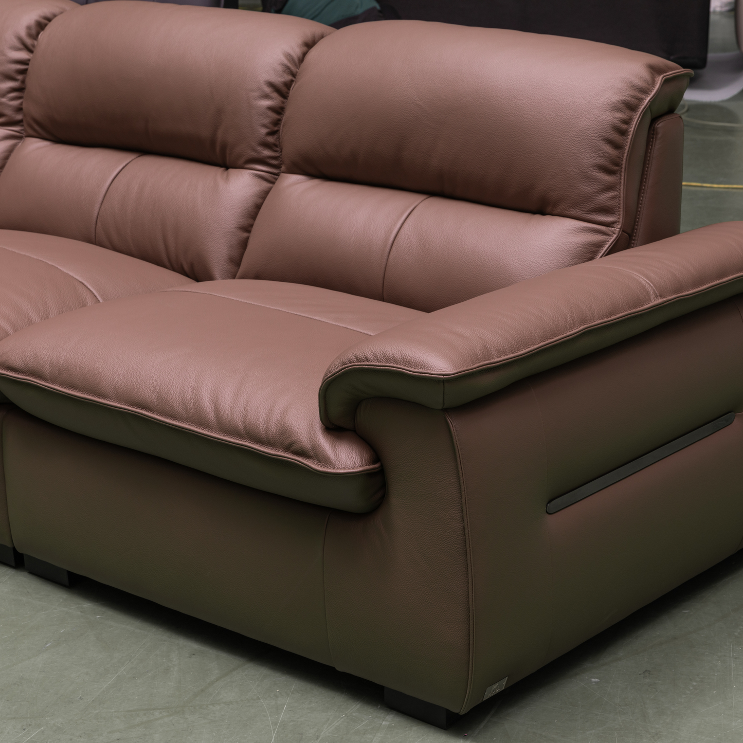 Klaussner Vionetta Leather Sofa In Dark Brown