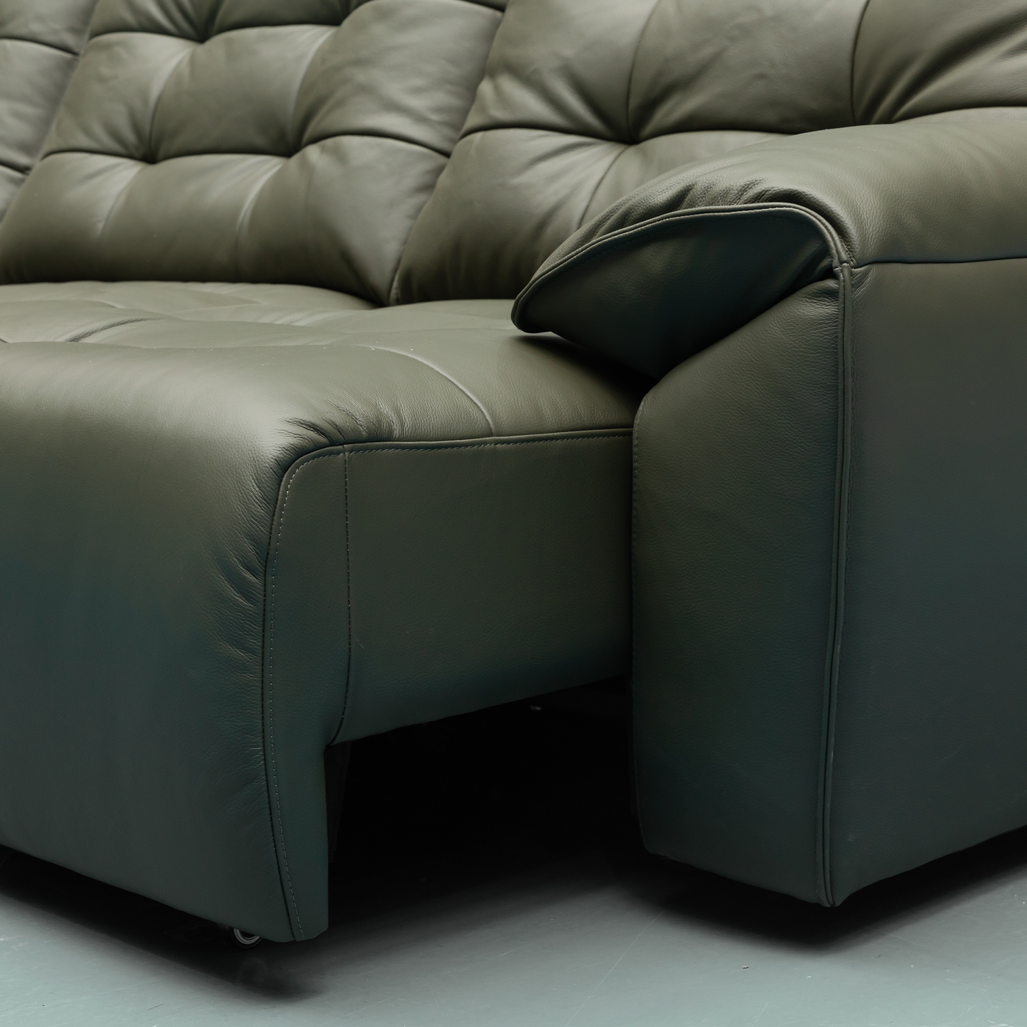 Klaussner Savana Leather Sectional Sofa with Power Sliding Seats