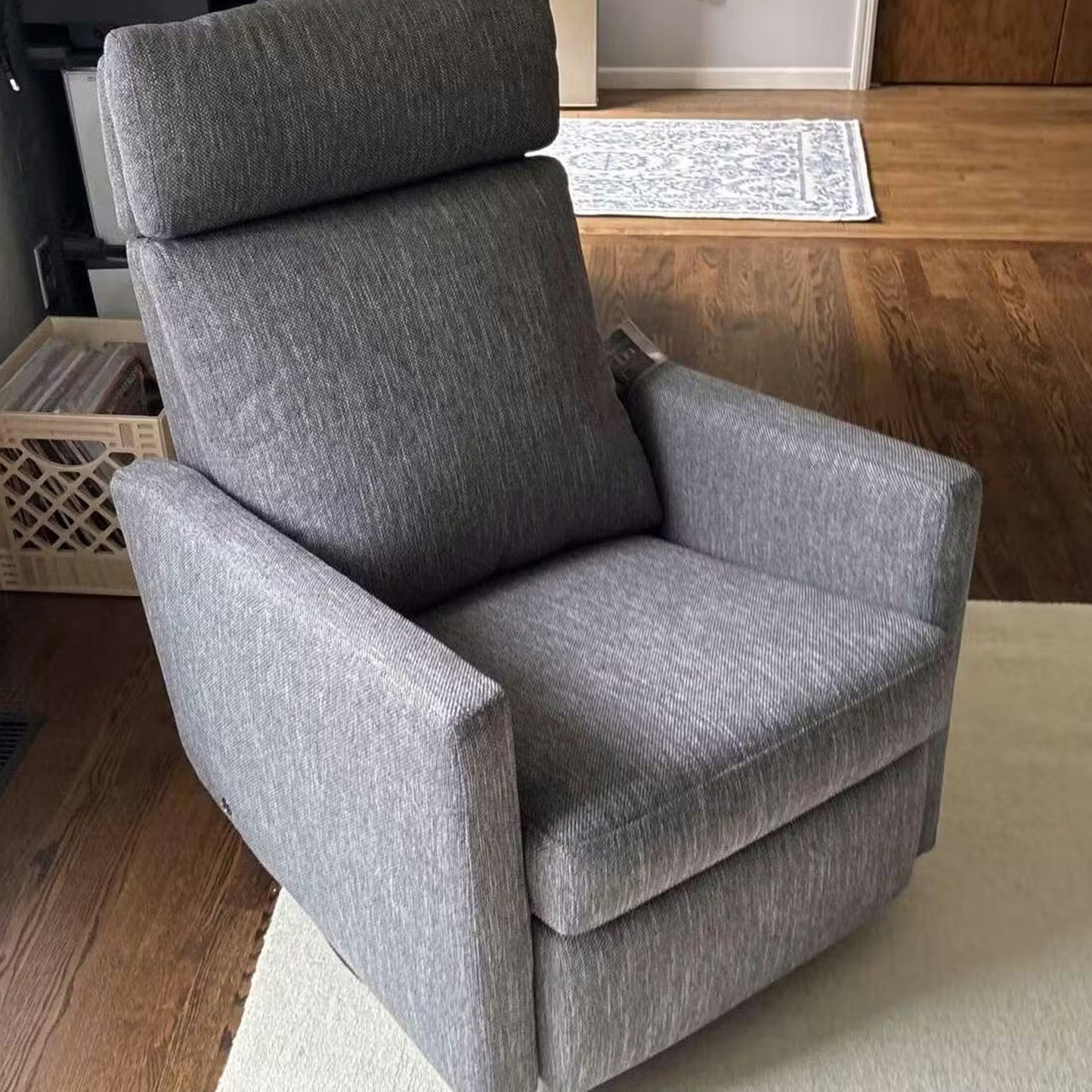 Luonto Track Fabric Power and Manual Recliner Chair