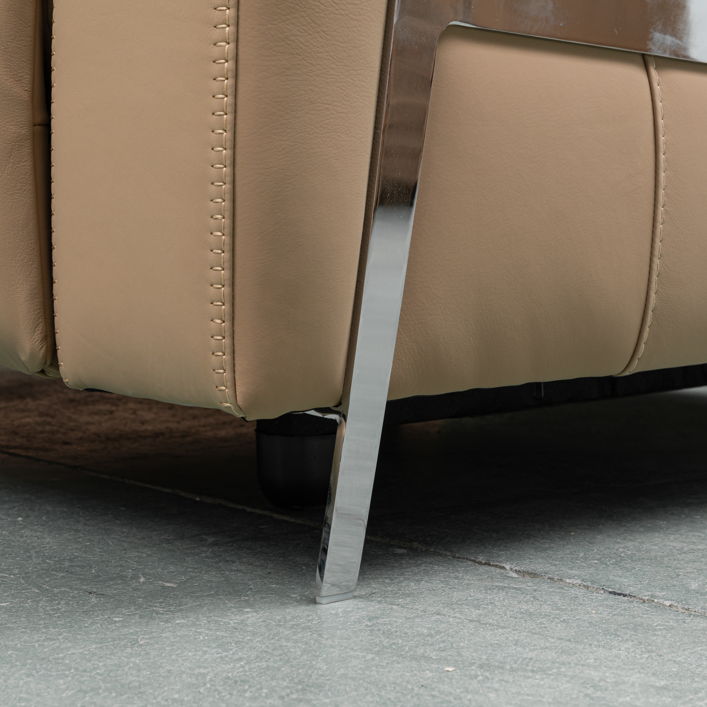 Prestigio 3-Seater Leather Power USB Reclining Sofa in Italian Design
