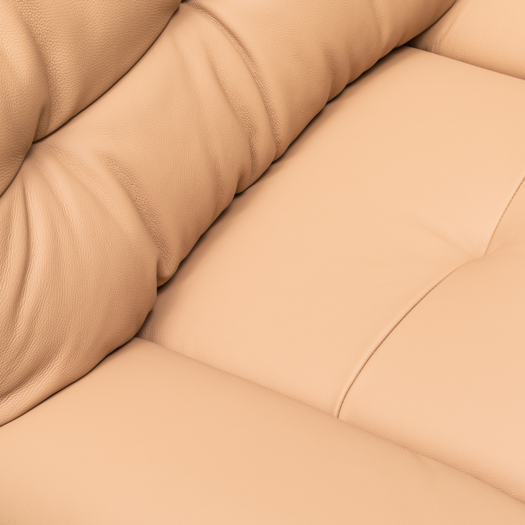 Klaussner Stella leather recliner seat cushion and comfort features for comfort design furniture