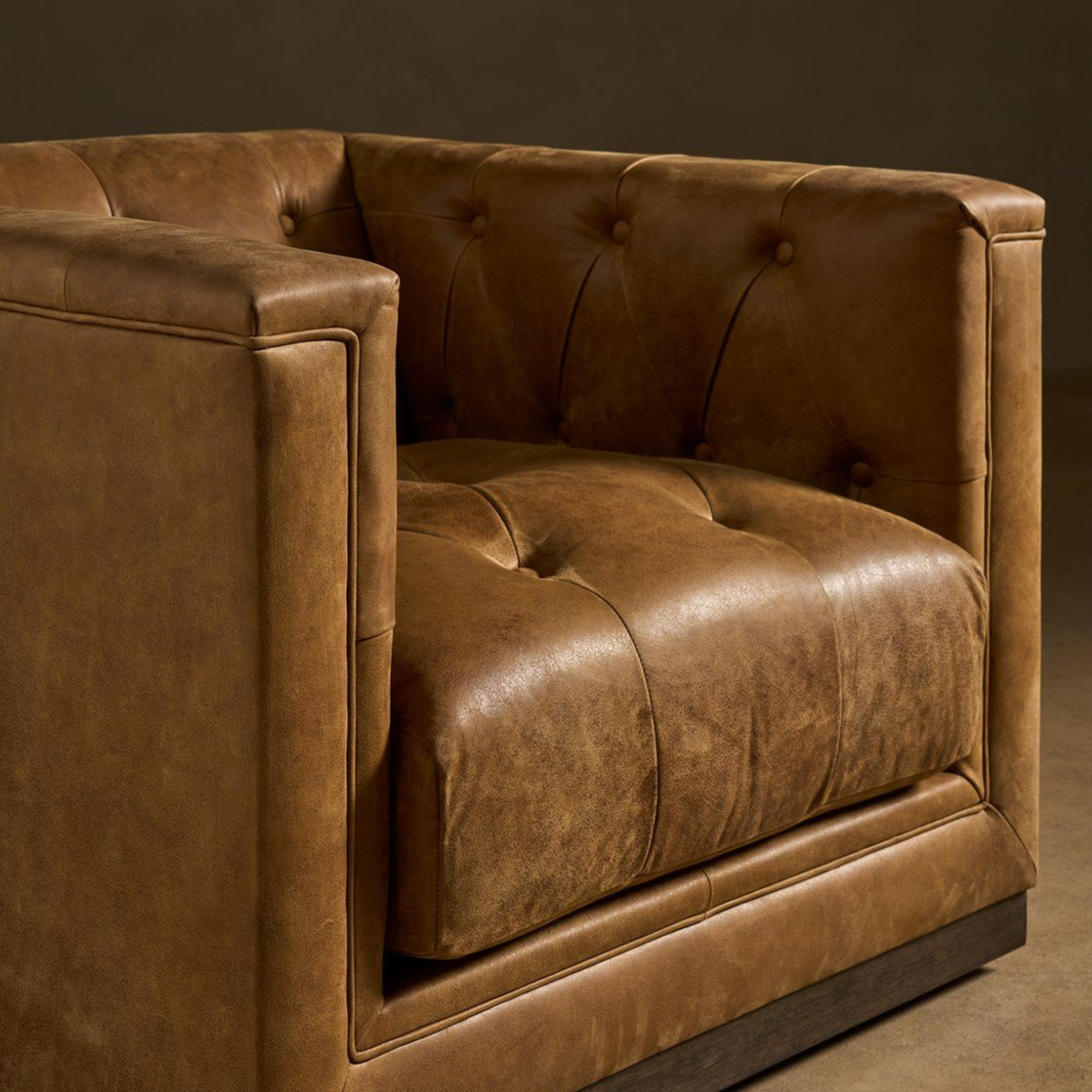 Universal Quinn Moore and Giles Tufted Swivel Chair